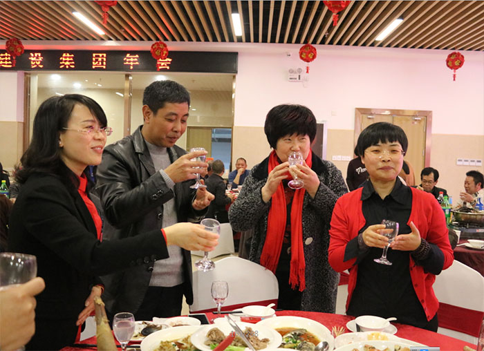 “同享陽光、共創輝煌”